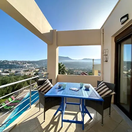 Seaview With Shared Pool, Almyrida Apartment *