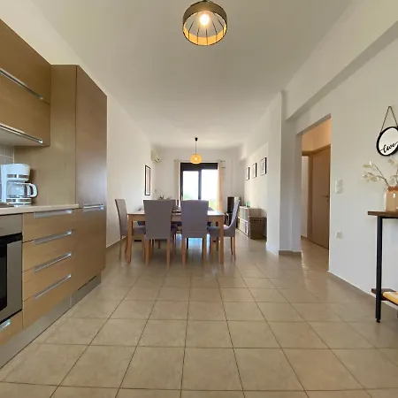 Seaview With Shared Pool, Almyrida Apartment