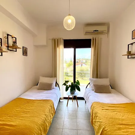 Seaview With Shared Pool, Almyrida Appartamento