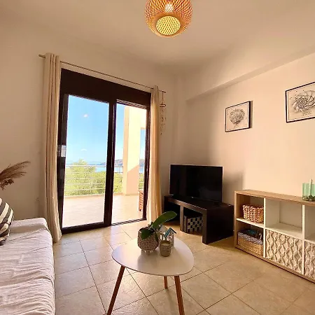 Seaview With Shared Pool, Almyrida * ハニア